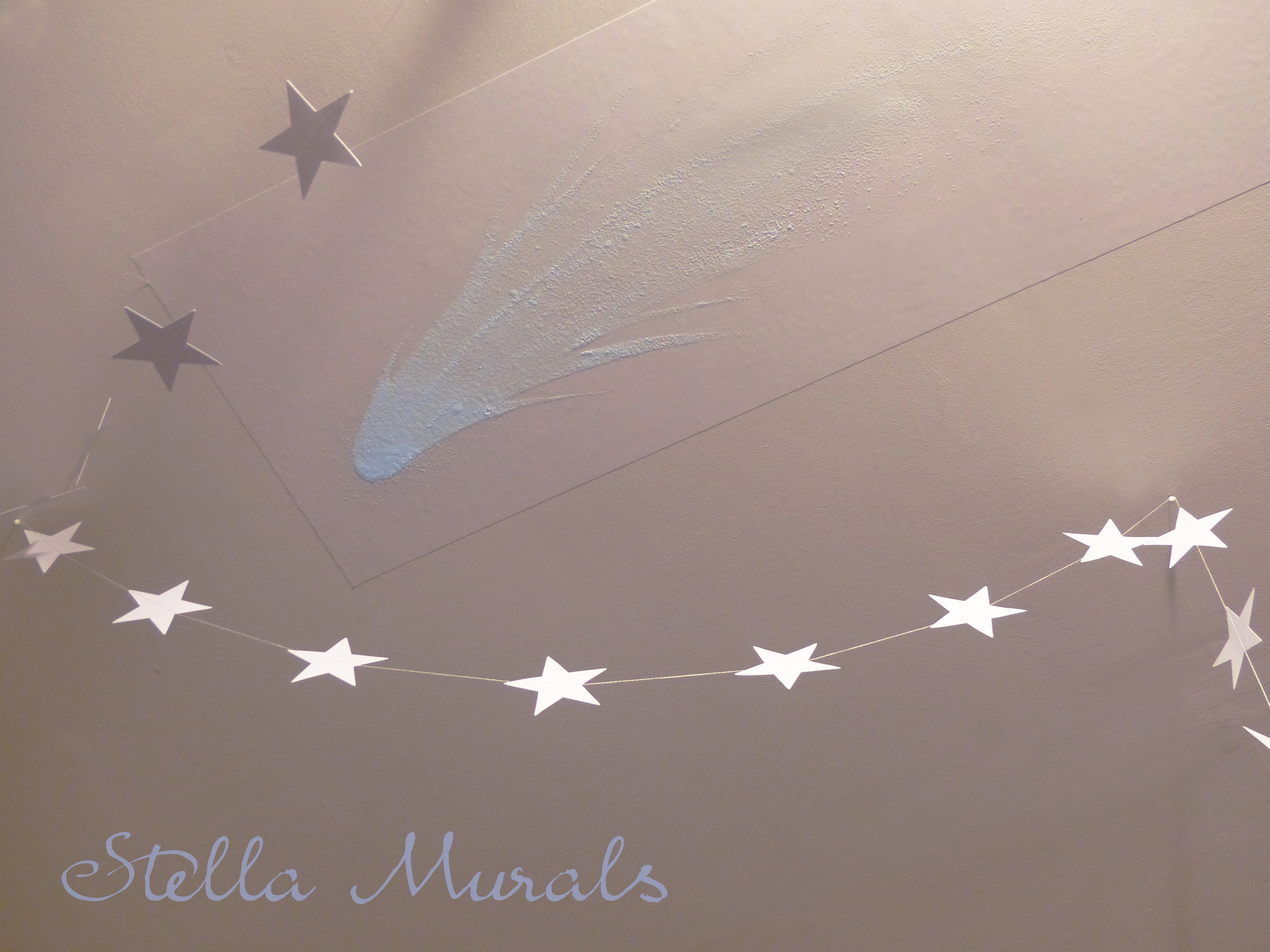 Glow in the dark star ceiling - comet